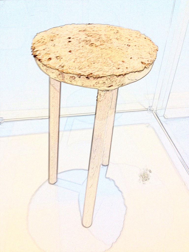 LuluVento's tweet image. Nuove frontiere eco: materiali organici (funghi) - sgabello - progetto #Montalti #OfficinaCorpuscoli a #PlaticDays