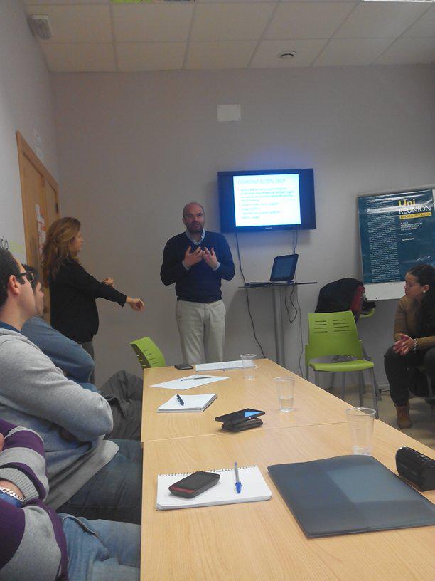 LanzaBaeza's tweet photo. Rafael Cobo @ralphsus nos habla de la importancia de la comunicación en una charla magistral @fundacionTef http://t.co/Hj8lSueQmd