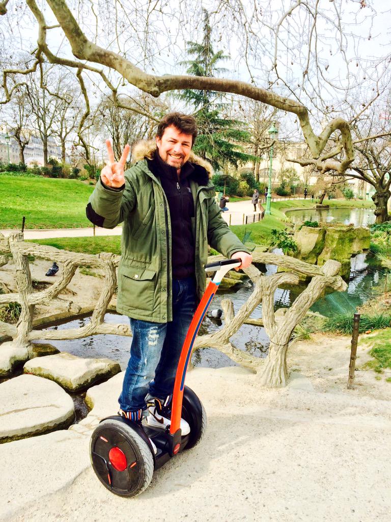 ninebotFR's tweet photo. #NinebotinMédias
@STEVENJGUNNELL au top dans son apprentissage #gyropode ;-)
#NinebotElite #NinebotOne
#StevenGunnell http://t.co/ZJKLdmaZEB