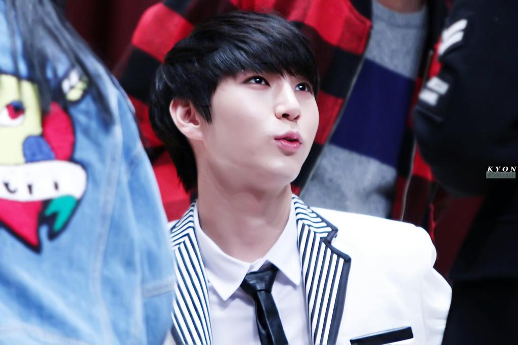 CAN2bxmUYAADalr.jpg:large