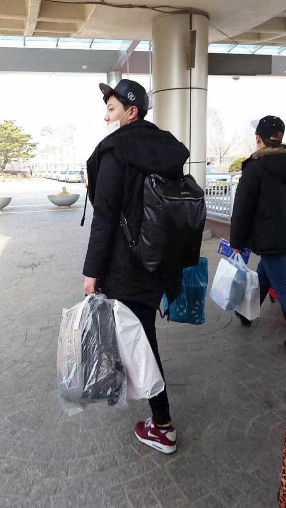 [ Fotos ] 2015.03.16 F.CUZ en el aeropuerto de Gimpo regreso a Corea CAN3FbgUwAAxTQX