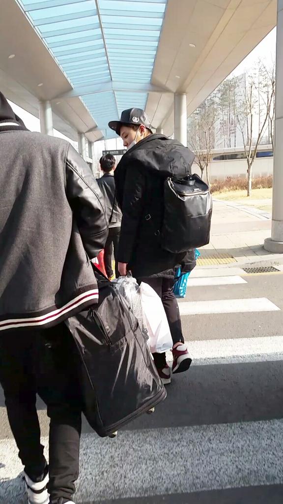 [ Fotos ] 2015.03.16 F.CUZ en el aeropuerto de Gimpo regreso a Corea CAN3GgUVIAMfVtY