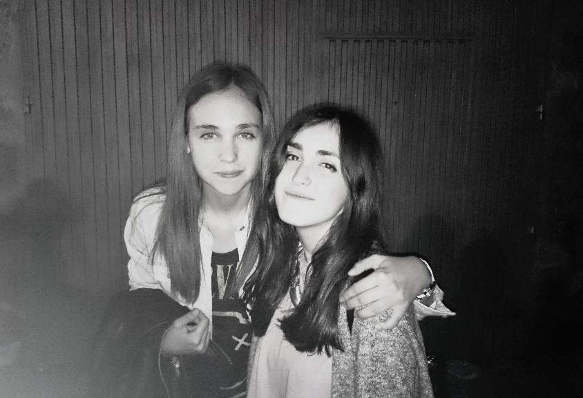 Len_glez's tweet photo. Cumpleañeraaa🎉,pasa de historia y disssfruta muucho de tu díaa. Ya sabes, no te quiero nada ¡Felicesss 18 payasa!🔞🎁🎂🎉 http://t.co/juuvNnPlkI