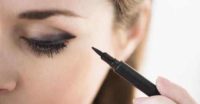 Cosmopolitan_es's tweet photo. 14 nuevas formas de hacer un #eyeliner: http://t.co/Ms9yYsu2e3 http://t.co/jKGDQGt31b