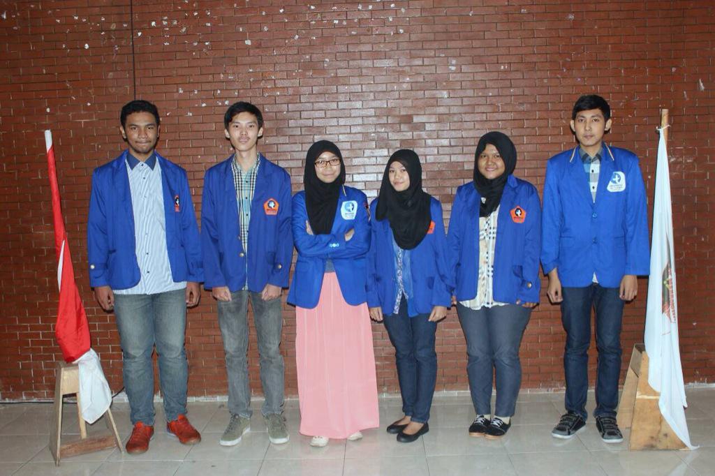 BLM_AKATHAMRIN's tweet photo. Komisi II: Proker dan Anggaran. Ketua:  Nanda P R. Anggota: M. Reza P, Daniel STH, Lilis K, Teddy S, Kartika WD. http://t.co/i9O4nLznoV