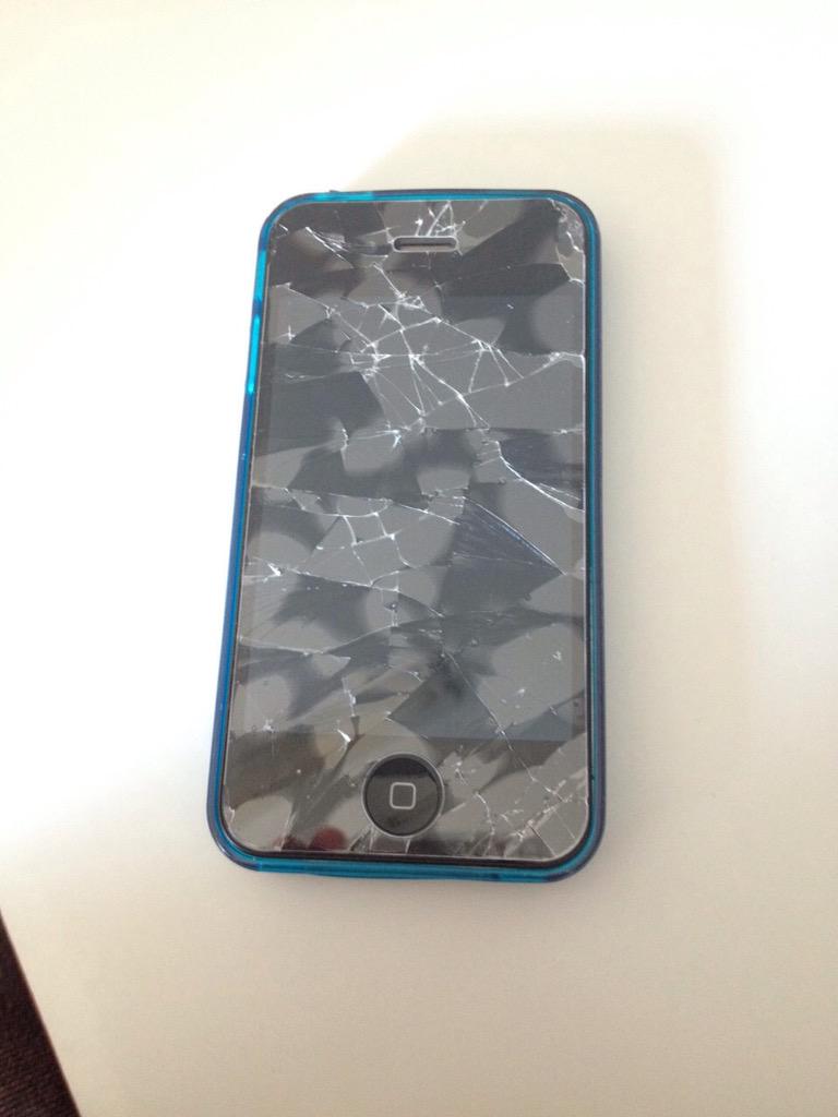 laurazuil's tweet photo. Caída de la buena😱 @andreacanop21 @Vero_SRol http://t.co/aimJzL8zYS