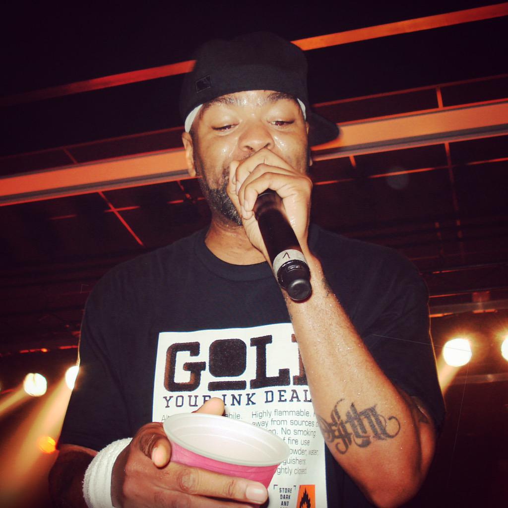 CrazyBreakTeam's tweet photo. #methodman #crazybreakteam #crazybreak #fier #rapus #party #howhigh #soirée #party #etudiants #université #merci http://t.co/akiNUZlEYH