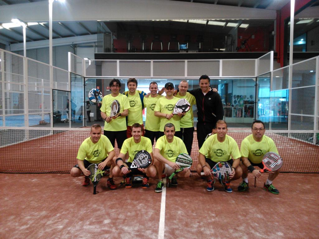 padelcalella's tweet photo. Comencem les @seriesnacionalesdepadel guanyant els 12 punts en la primera eliminatoria.  Sois graaaaandes equipazoo! http://t.co/YlMLATFgPU
