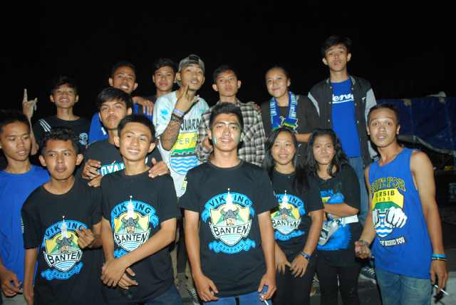 viking89srg's tweet photo. #82thPERSIB with @VikingSerang_ @VikingBanten_ @Viking_Analis http://t.co/CnPoxBVMV8