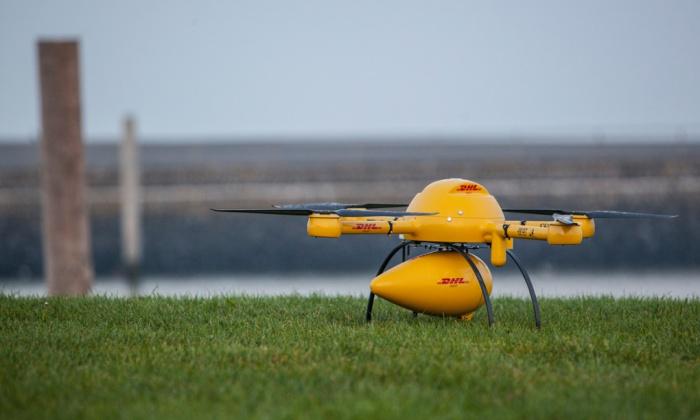 GeestLogistics's tweet image. In the office today we were thinking how #drones may soon deliver your #parcels, how cool!  ow.ly/KngGb