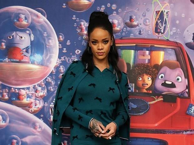 cole_beyonce's tweet photo. Rihanna: They will screw you every time’ | http://t.co/HHeRNYk4eU- Hot Hollywood Celebrity G… http://t.co/rXwTHF83j3 http://t.co/BkKnmBcXL5”