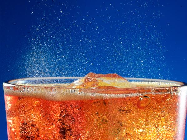 VazQue8's tweet image. “@PopMech: 10 Things You Didn't Know You Could Do With a Can of Coke bit.ly/1BoaLv3 http://t.co/CxKvxcHt5t”#cleanw/coke