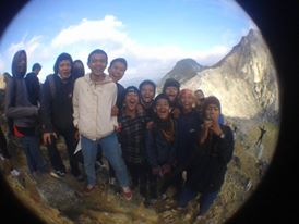 GerryFahrozy's tweet photo. bersama mereka berpetualang! @NenekFamilyy http://t.co/ldEpdfEVGo