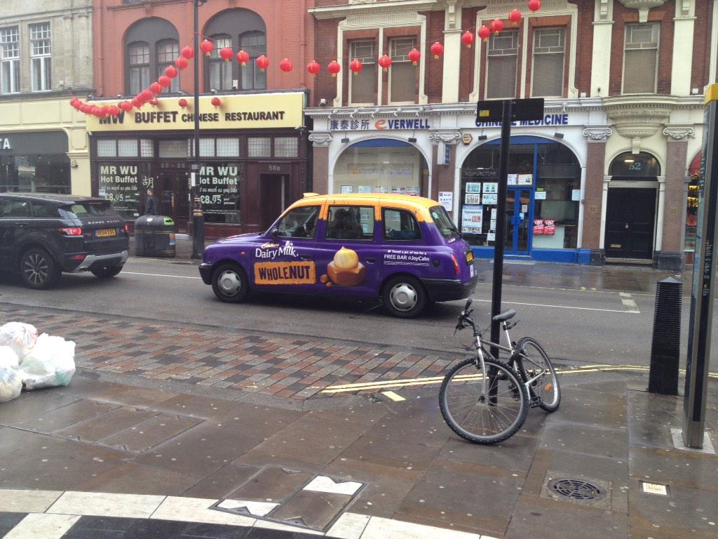 rossyb90's tweet photo. #JoyCabs free chocolate?! Free?! That's nuts! http://t.co/bIoXLX180U