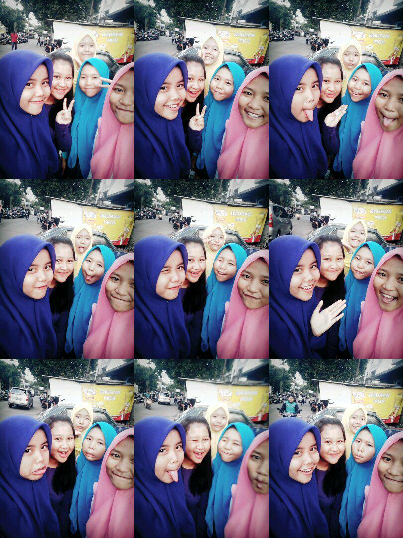 NSari9119's tweet photo. Mie setan 🍝✌👭 http://t.co/p7k9NQ3Zk8
