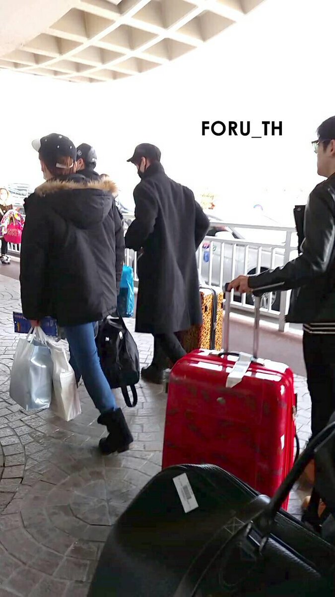 [ Fotos ] 2015.03.16 F.CUZ en el aeropuerto de Gimpo regreso a Corea CANcQyNVIAAi0lx