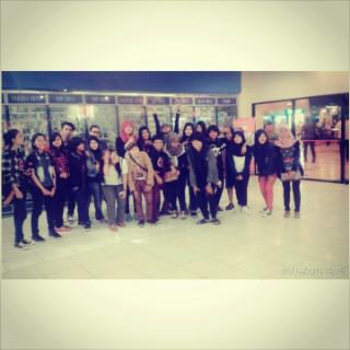 Kemaren nih ka <a href="/MitaEnglandMuse/">MitaTheVirgin</a> <a href="/Aradrizki/">Dara Rizki</a> pas nobar #KoqPutusinGue w/<a href="/VSerang/">VSerang Cilegon</a> <a href="/Vpandeglang/">VIRGINITY PANDEGLANG</a> ({})