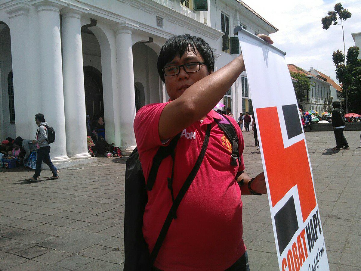 SobatHAPE's tweet photo. detail objek2 cembung juga terlihat sempurna. 😂 #SHEvent #CelebrateMoment #AndromaxC2S @smartfrenworld http://t.co/fRj5TgFsZT