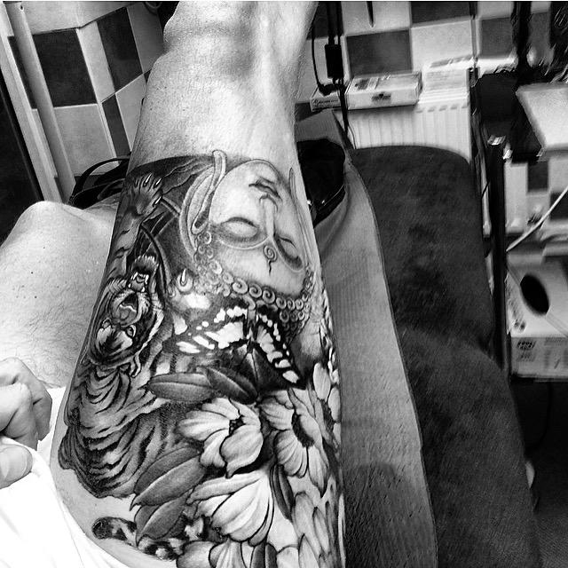 NAHYATES's tweet photo. Leg piece taking shape :) Louis Molloy absolute legend http://t.co/7TqvWJNyxd