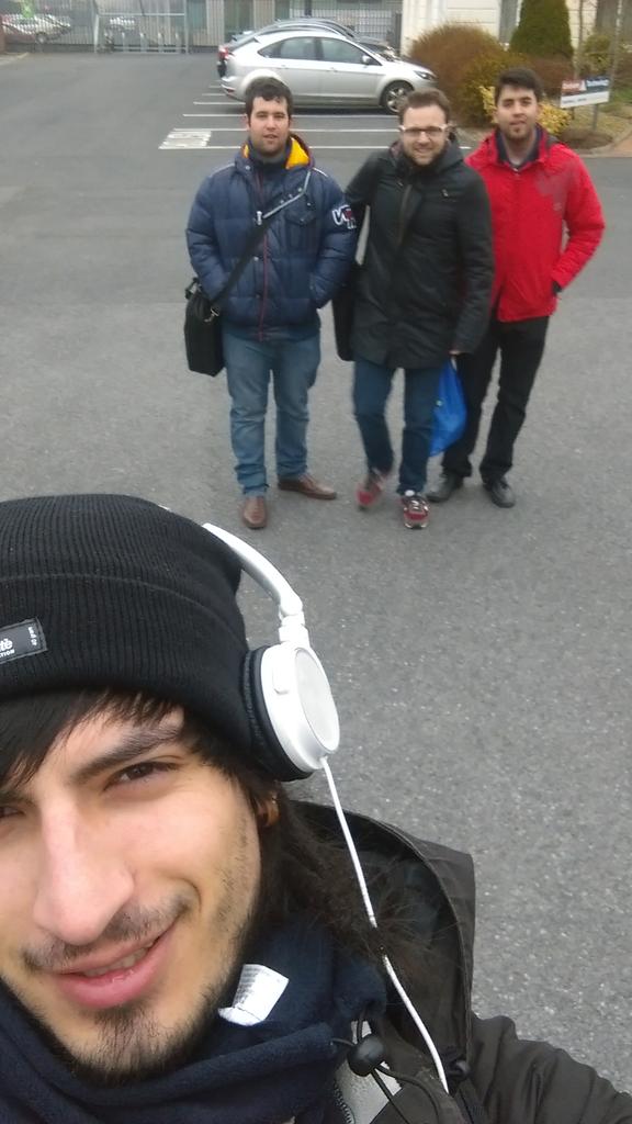 CarlosRFacepalm's tweet photo. Esta mañana ya estabamos camino a nuestra empresa #IrishApps @Erasmustriana http://t.co/OlB7RN4rHm