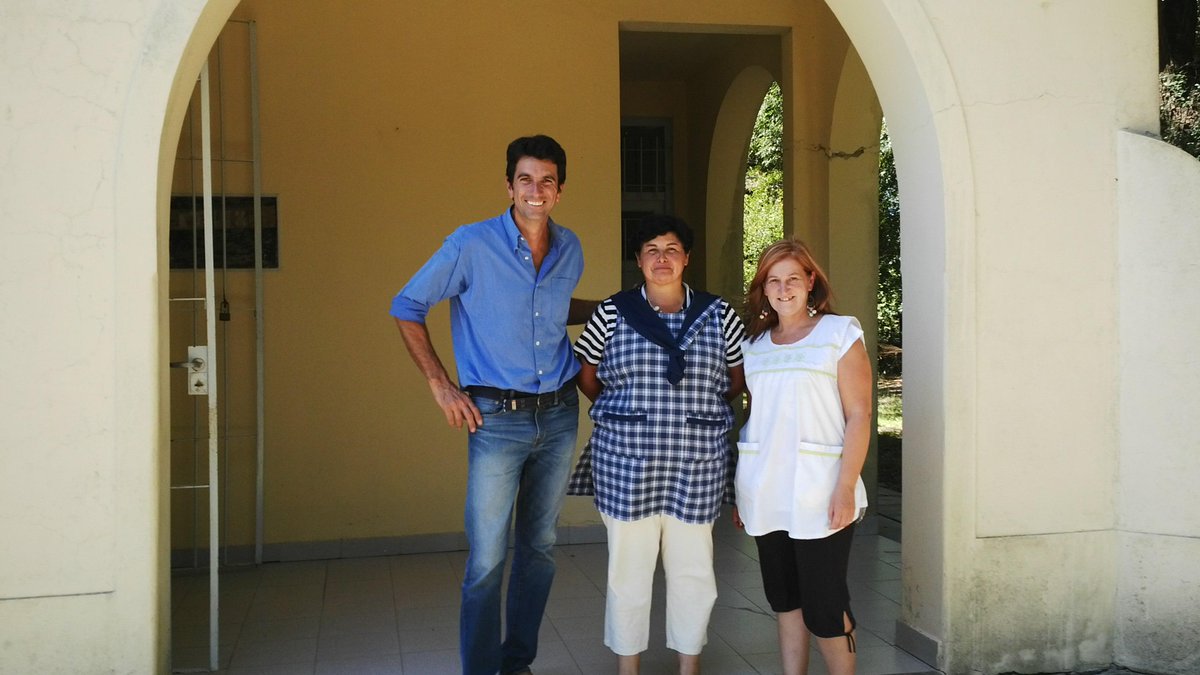 juandamico's tweet photo. Las escuelas rurales importantísima tarea de docentes y auxiliares Gracias por dejarme colaborar @ mariuvidal http://t.co/NAFTPt077H