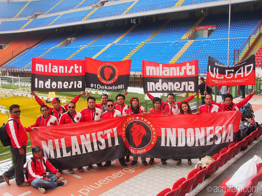 Happy 12th Birthday <a href="/MilanistiOrId/">Milanisti Indonesia</a>! Thank you for always supporting #ACMilan! #Kita12Milanisti