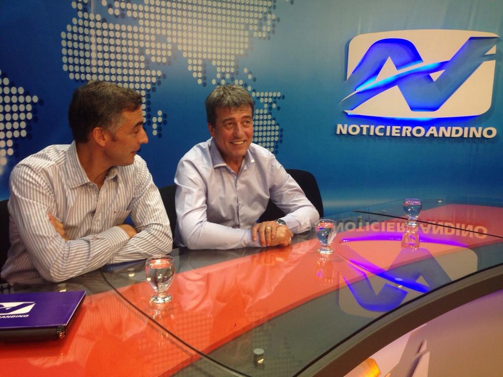 AdolBermejo's tweet photo. Ahora con @DiegoMPalauMza en noticiero Andino. Seguimos recorriendo San Rafael. http://t.co/TGKxkMyATi