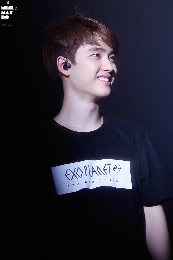 1503014 The EXO＇luXion 디오
경수가 이쁘게 웃어요 ㅠㅠ 눈 호강중
사랑스러워서 깨물고싶은 충동이😆😆😆
(새벽에 미쳐가나봐요 흐헤하핫)
imgur.com/tZVVdqZ