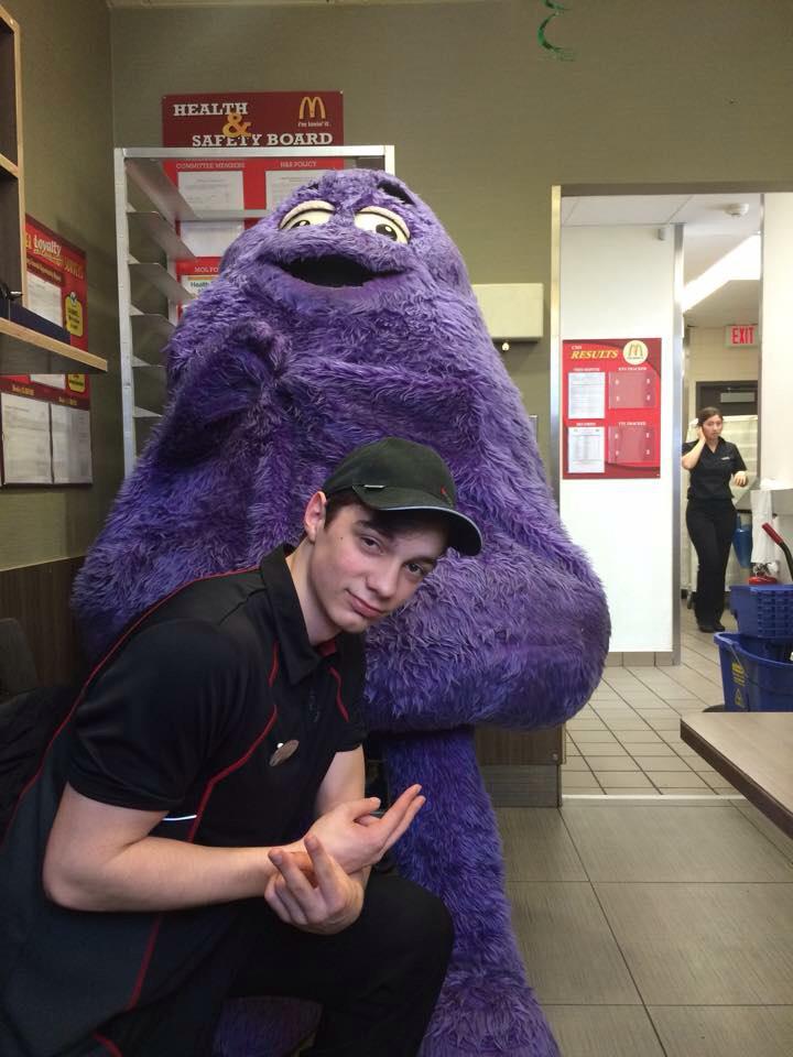 ajgrenier's tweet image. str8 chillin with elmo @ChelseaLitt #diy