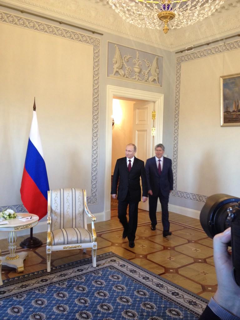 armeyskov's tweet photo. #Putin. The Master of Suspense. 😂
#Путин #ПутинУмер #ПутинЖив #PutinDead #PutinMissing #PutinLives #PutinIsBack http://t.co/pClB8Di2rM