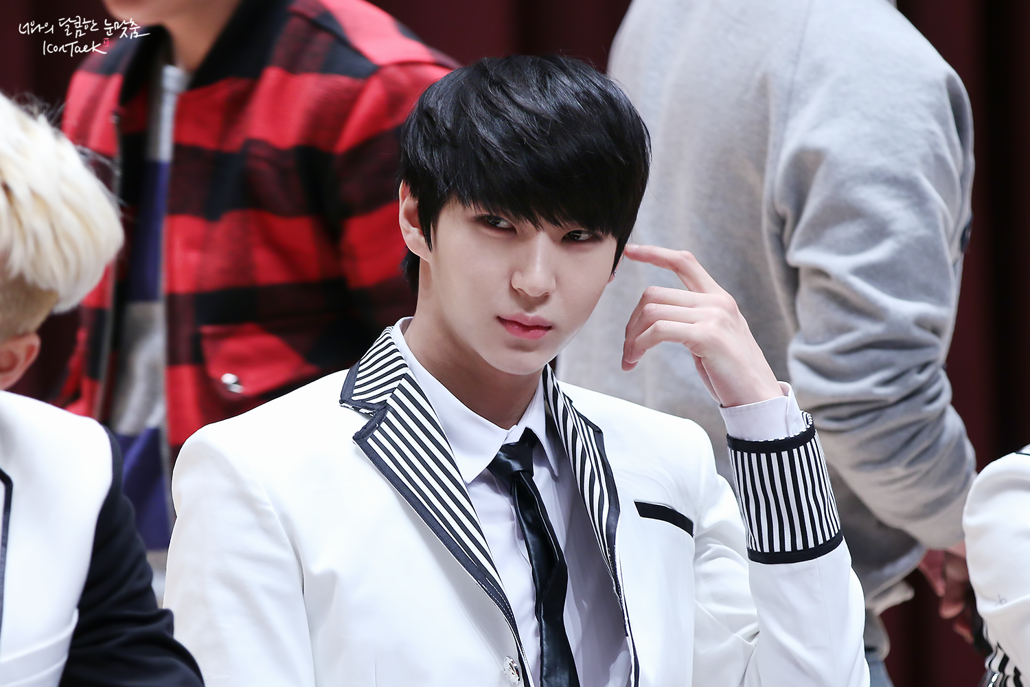 CAODJM6UQAAMZEv.png:large