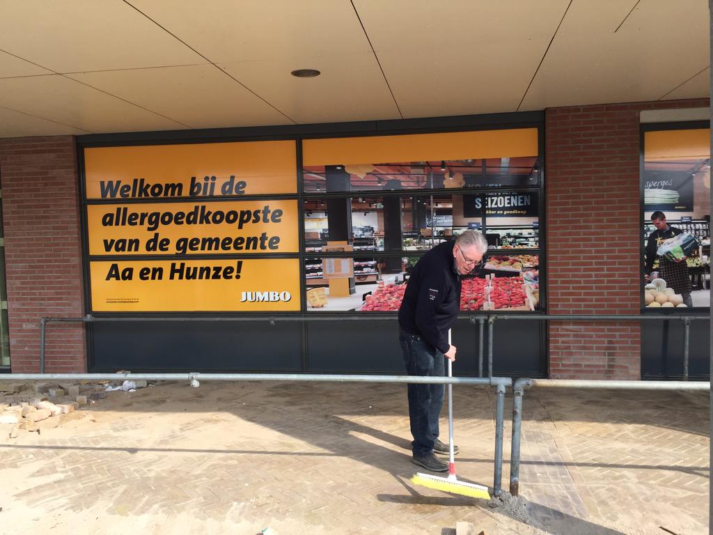 Hoezo niet meer werken😃 Roelof druk aan t vegen betrokkenheid top! Dank grvjan