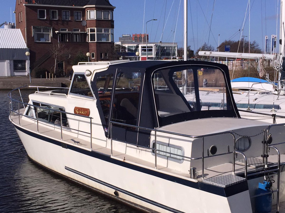 Bij een klant van  <a href="/DZeilmakerij/">Dekker Zeilmakerij</a> een kap geleverd naar ieders zijn tevredenheid!