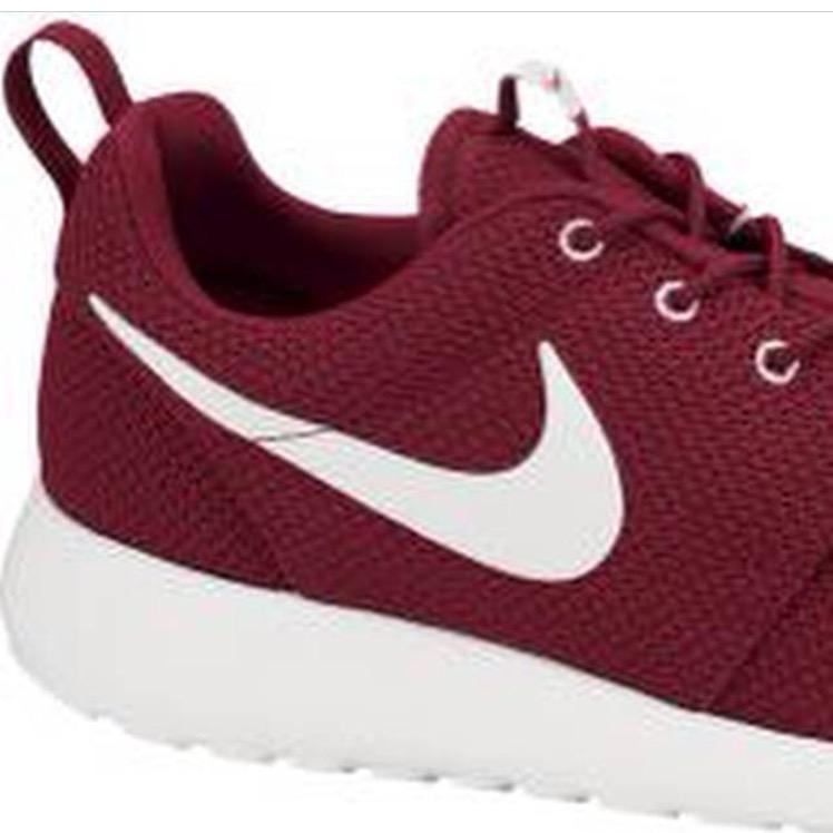 supremeshoes1's tweet photo. Nike roshe a 35€!! Pídelas ya http://t.co/j8Yhl36ntt