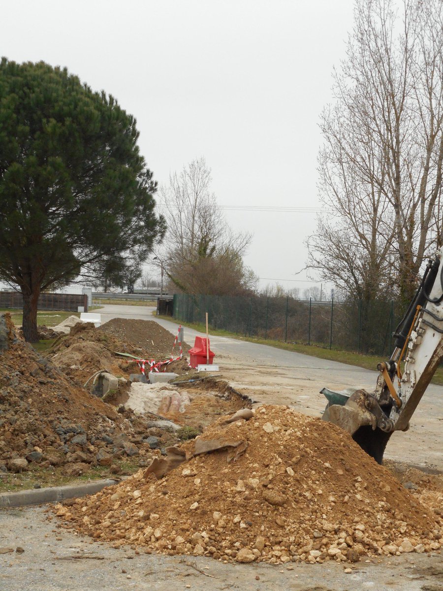 boutescooperage's tweet photo. The start of expansion work of @boutescooperage. The construction has started and will continued for next 9 months! http://t.co/CIAYcmeCrt