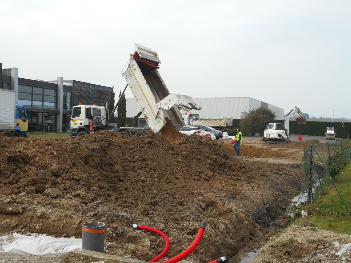 boutescooperage's tweet photo. The start of expansion work of @boutescooperage. The construction has started and will continued for next 9 months! http://t.co/CIAYcmeCrt