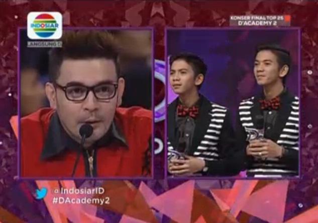 Indosiar's tweet photo. @DA2_BENIQNO : @DA2_Rizki @DA2_Ridho ada beberapa yang kurang kompak tapi sedikit #DAcademy2 http://t.co/zHv9ZGhdMT