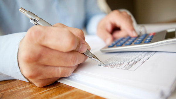 AdpRosa's tweet photo. Higher deductibles out of reach for many http://t.co/0vXVeTcUia http://t.co/67xhXAFwH3