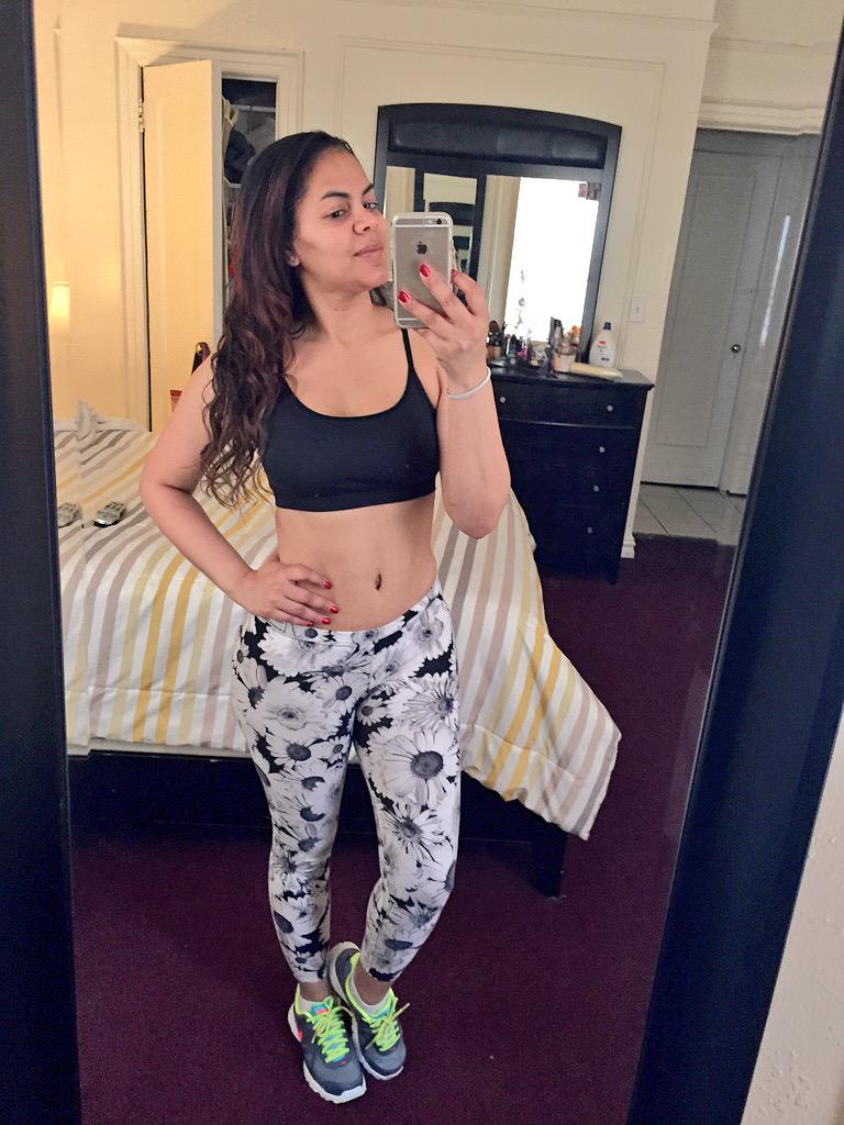 LaMartinez23's tweet photo. Ya son 15lbs menos en 6 meses, solo con 1hora de Cardio! 5 dรญas a la semana! #0Dietas #0Sofoque #MuchaAgua ๐ช๐ฉ๐ http://t.co/uInYtTGkBf