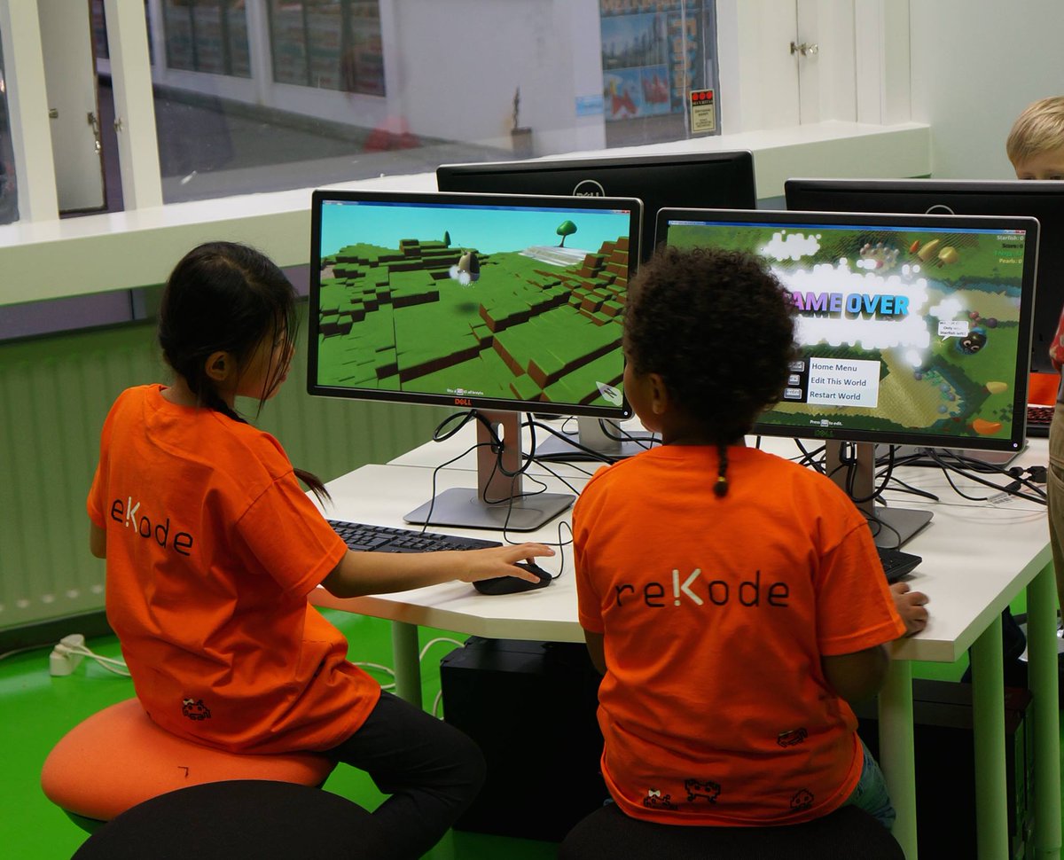 rakelsolva's tweet photo. #Create #Collaborate #CODE with @reKode. @SkemaEducation #NewWayRK #SXSW2015 #NewWayRD #Minecraft #NextGen #EdTech http://t.co/rrcJUQRoUX
