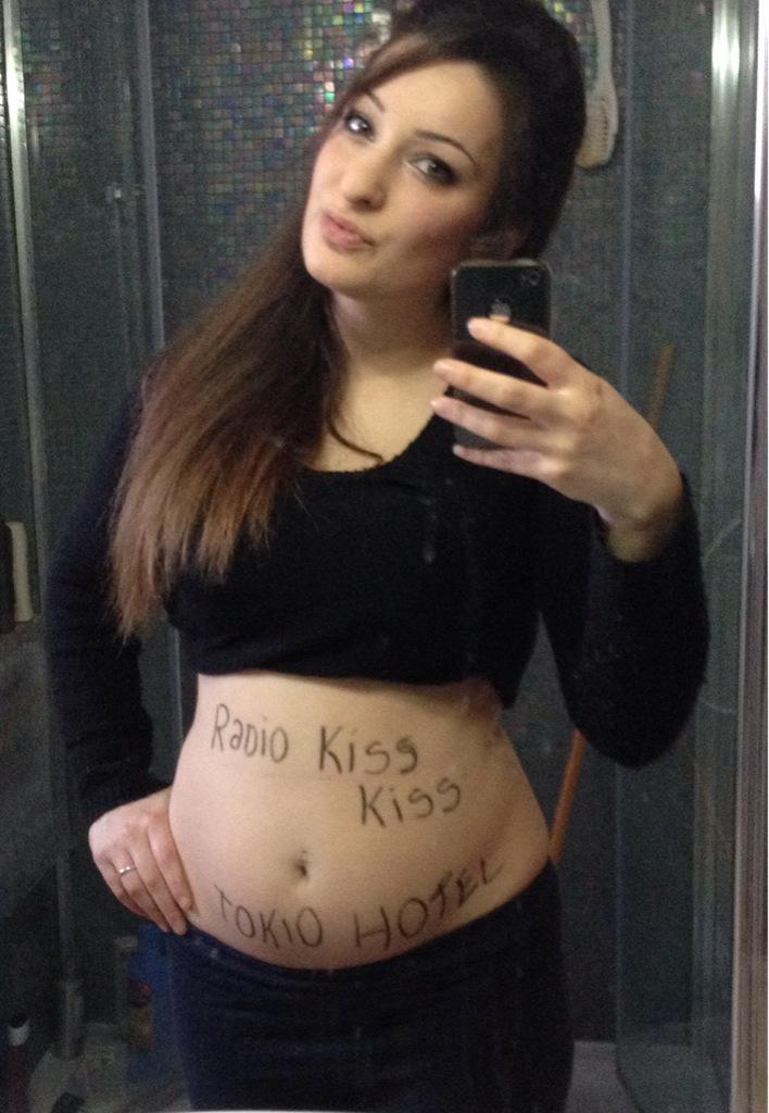 EmilyPaciotti's tweet photo. È l'ultima possibilità,per me
Siamo 2 fan:io,da 8 anni e il mio bambino ancora prima di nascere!
#KissKissTokioHotel http://t.co/RRrcSkMgSd