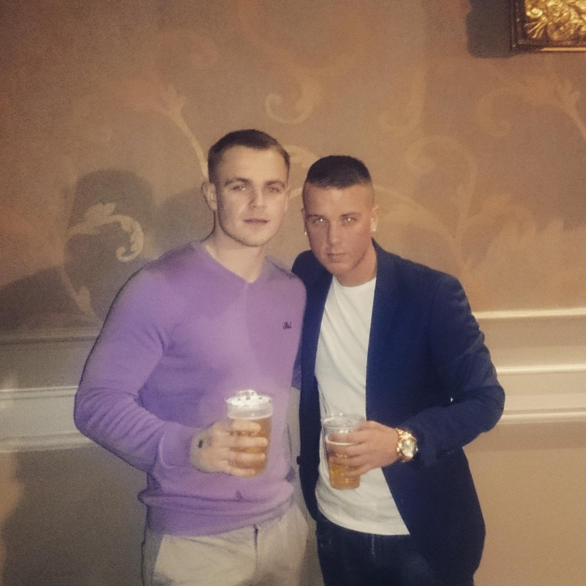 stephen_brady22's tweet photo. Boxing fights 🍻 http://t.co/BTJxvaiCwJ