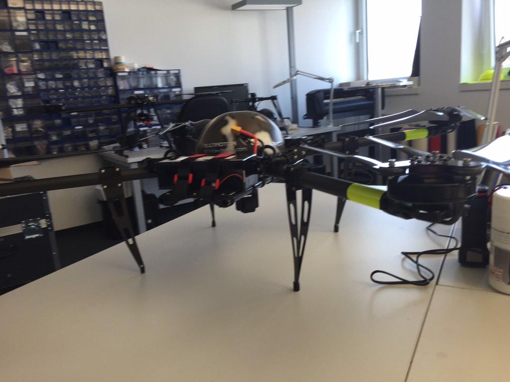 Multifly_ch's tweet image. Techniker Instruktion (Roger und Thomas) beim Partner Multirotor Hamburg DE