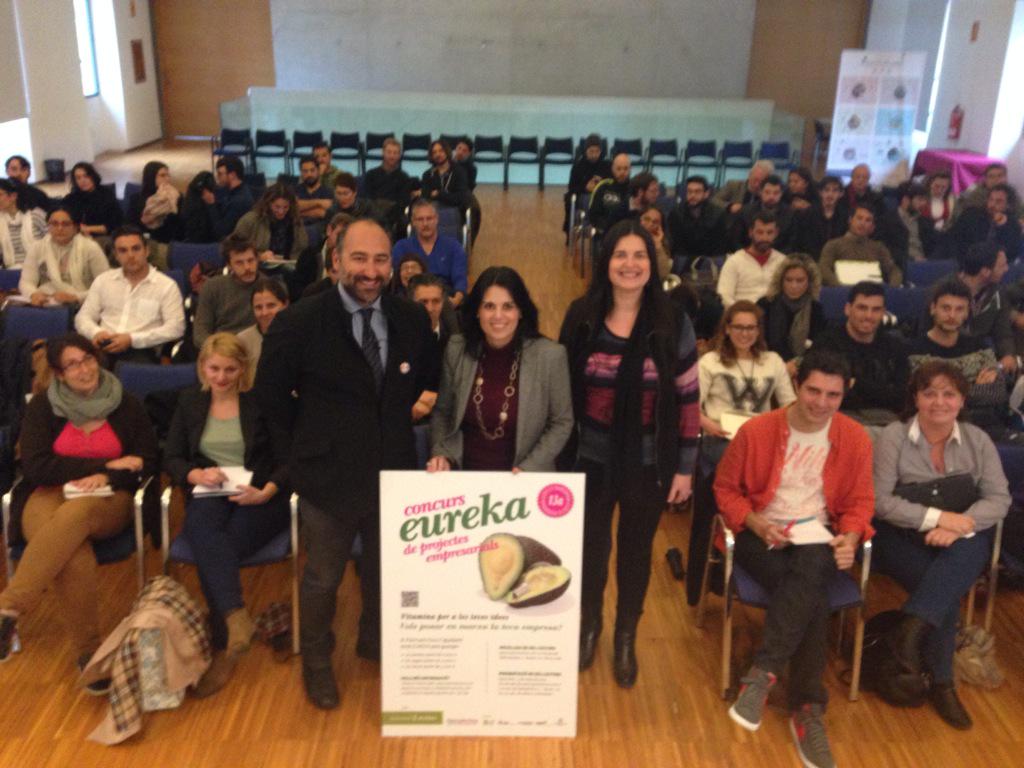 PalmaActiva's tweet photo. Empezamos fase formativa #EurekaPA con @EsperanzaCrespi @oksilvia y @cubain como maestro de ceremonias #emprendedores http://t.co/qHxcblnMm1