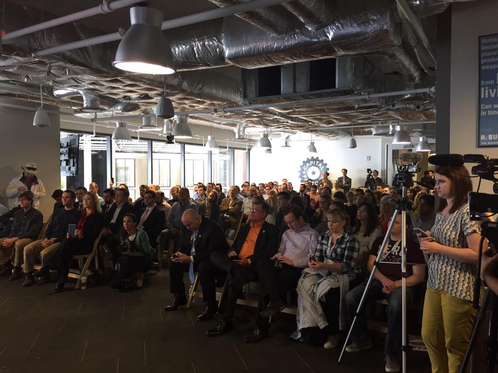 raekania's tweet photo. @CapitalFactory @SenRandPaul Austin office opening #randsxsw http://t.co/xp5P10mitO