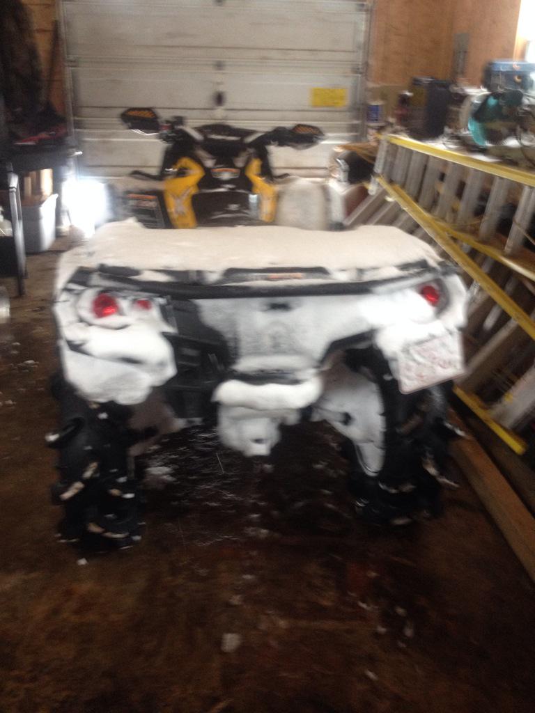 Mitchmombo's tweet photo. Personally I love the winter #Can-am #driftbusting #1000xmr http://t.co/nZXNuTZrjZ
