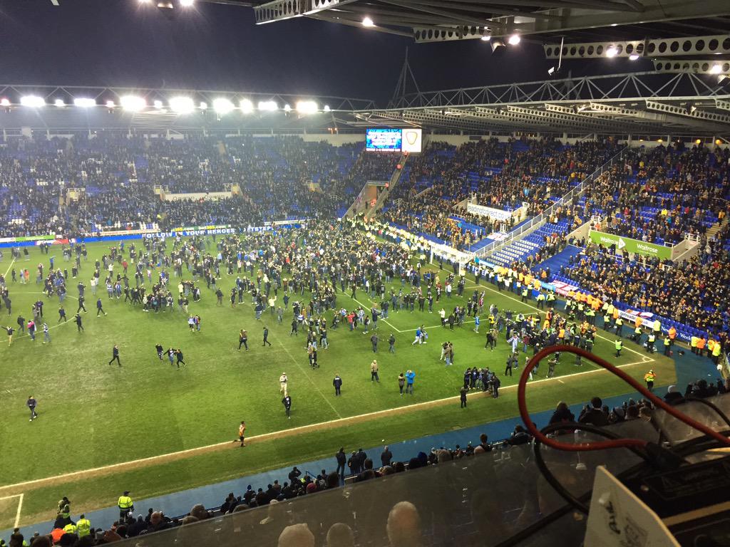 Joey7Barton's tweet photo. Reading pitch invasion to celebrate. Weird...😭 #berkshireultras 😭 http://t.co/kfJLMhlZi4