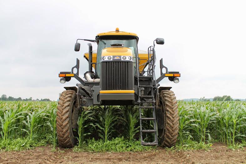 scressma's tweet photo. @FS_PARTNERS high clearance spinner, Coming to a Field near You! #NitrogenManagement #SplitApp #plant15 #OntAg http://t.co/O4rD3G2L7F