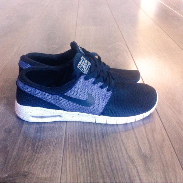 supremeshoes1's tweet photo. Janoski Max en muchos colores!! Cómpralas ya! Tallas de la 36 a la 44! Por solo 40€ http://t.co/UOHkM2IePR