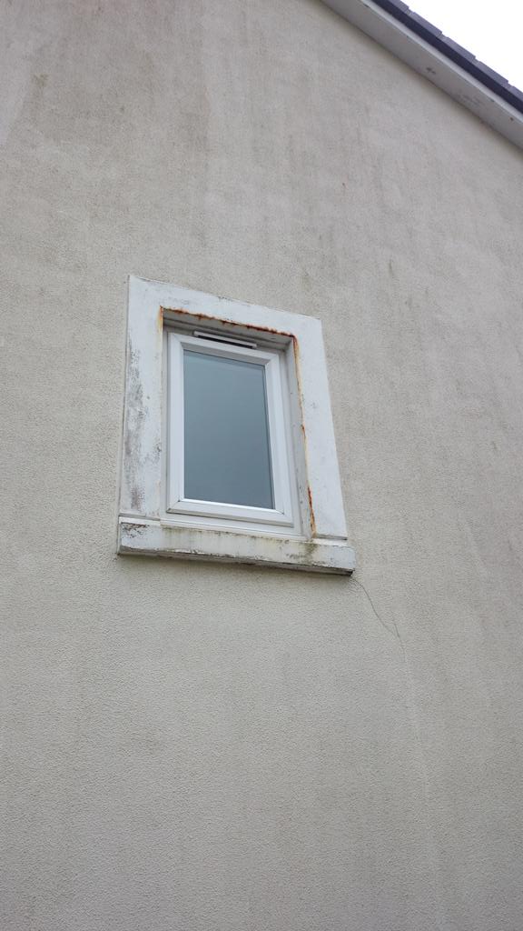 Fleet2015's tweet photo. The next project is giving this house a facelift. Keep an eye out for the after shots coming soon #house #decorating http://t.co/TksH1iaB96